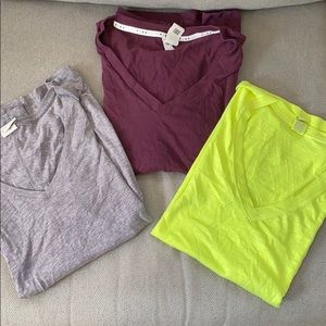 Three PINK V-neck t-shirts